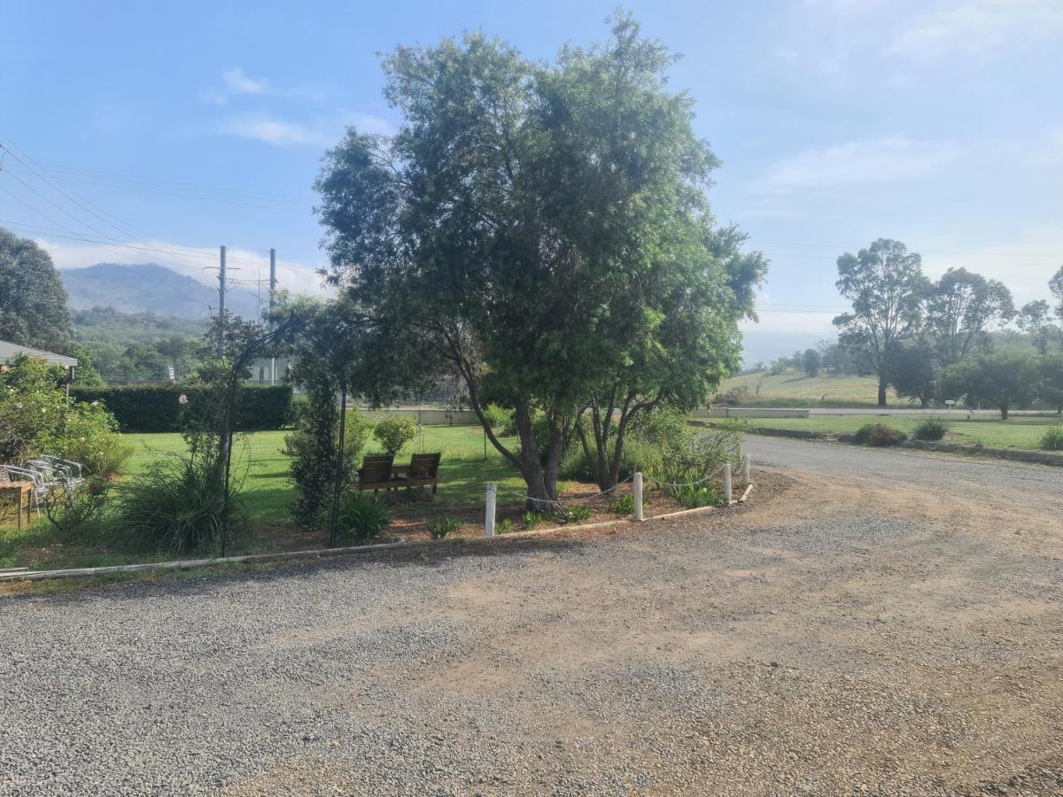 Valley View Motel Murrurundi ภายนอก รูปภาพ